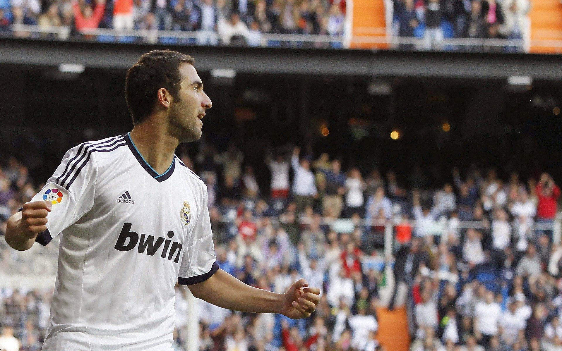 官方，法兰克福锁定未来之星 5年长约签下曼联锋霸弟弟奥斯卡-